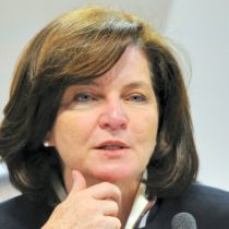 Ein Porträt von Raquel Dodge Ein Porträt von Raquel Dodge
