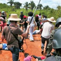 Theater und Massaker